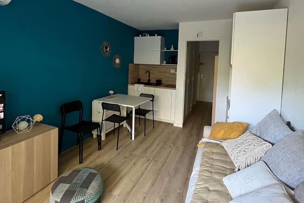 Studio Bord De Mer Boulouris A Saint Raphael Екстериор снимка